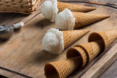 Vanilyalı dondurma. 