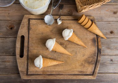 Vanilyalı dondurma. 