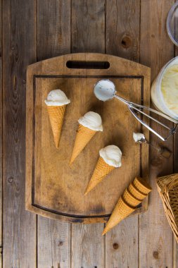 Vanilyalı dondurma. 