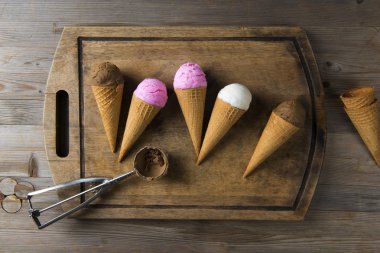 Vanilyalı dondurma. 