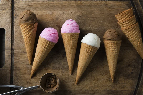 Helado de vainilla cremoso —  Fotos de Stock