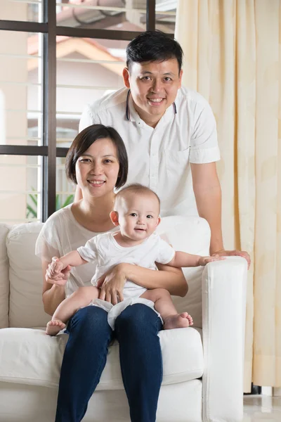 Família asiática feliz — Fotografia de Stock