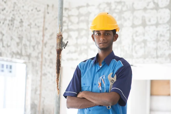 Indian male plumber — Stock Photo, Image