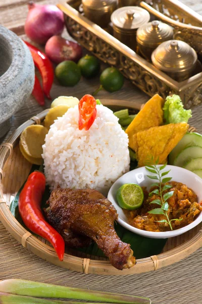 Nasi ayam goreng — Stok Foto