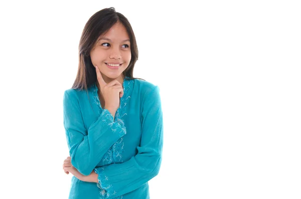 Menina com vestido tradicional kebaya — Fotografia de Stock