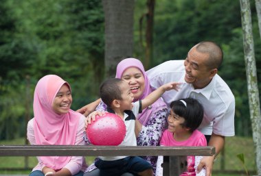 Mutlu Malay Asya aile