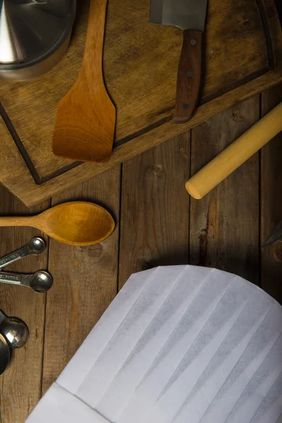 Kochmütze mit Kücheneinstellungen — Stockfoto