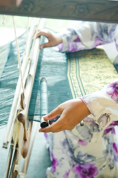 Geleneksel batik kumaş yapımı