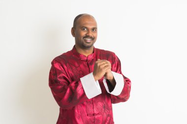 Çin giysileri ile Hint erkek