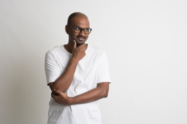 Casual Hintli erkek düşünme