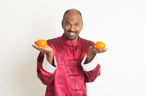 Indien mâle aux oranges — Photo