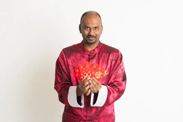 Indický muž s čínskými oděvy — Stock fotografie