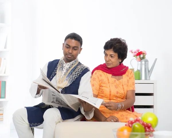 印度女人和儿子 — 图库照片