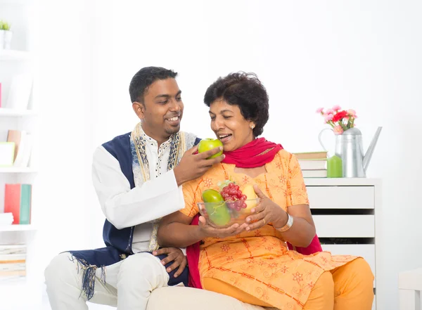 Indian woman with adult son — Stock Photo, Image