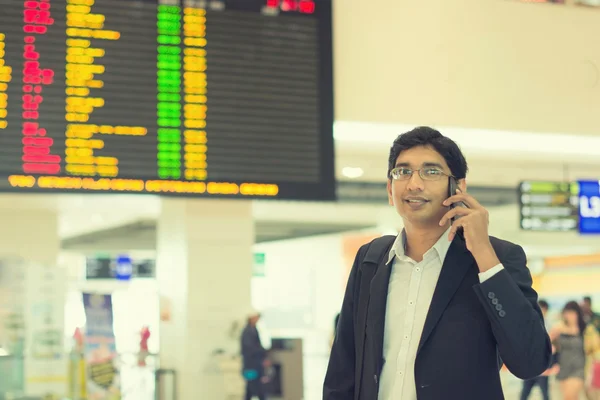 印度商界男性用一款手机 — 图库照片