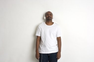 Hint delikanlı ile kulaklık