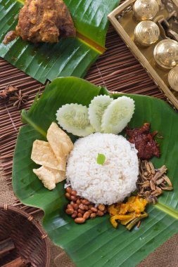 Nasi lemak - Malezya acılı pirinç