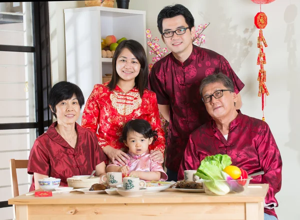 Κινέζικη Πρωτοχρονιά δείπνο - οικογένειας — Φωτογραφία Αρχείου