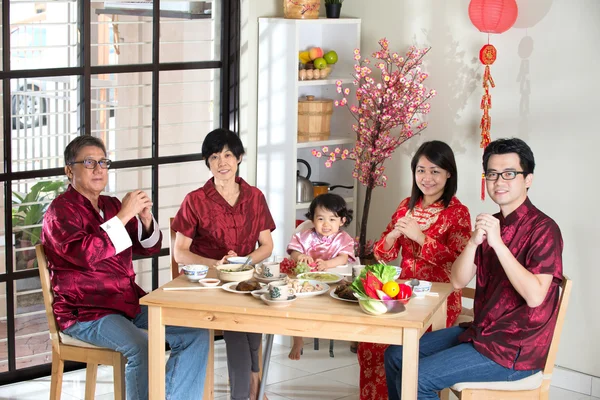 Chinese new year dinner - family — Stock Photo, Image