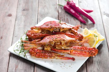 Asya tarzı baharatlı biber Yengeç