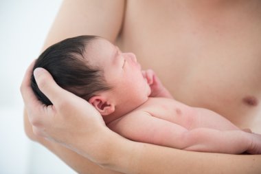 Asya yeni doğan bebek