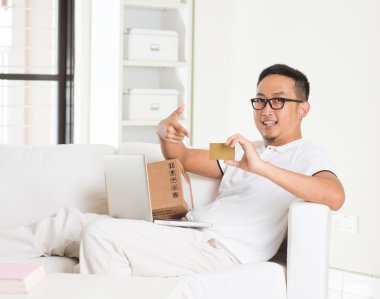 Asyalı erkek online alışveriş