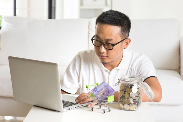 Asian guy using internet computer — Stock Photo, Image