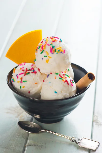 Helado de vainilla —  Fotos de Stock