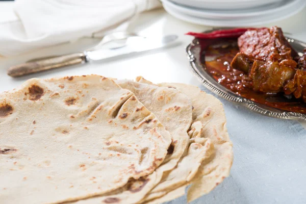 Pane piatto indiano chiamato chapati — Foto Stock