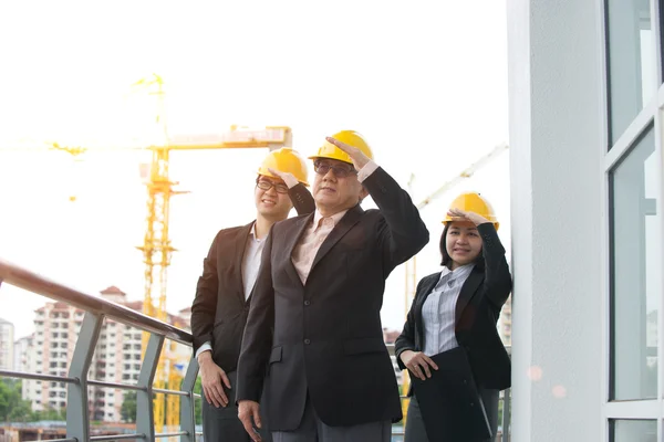 Asian Construction personnel — Stock Photo, Image