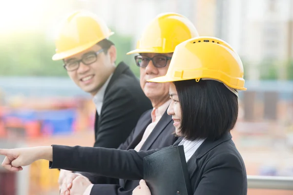 Asian Construction personnel — Stock Photo, Image