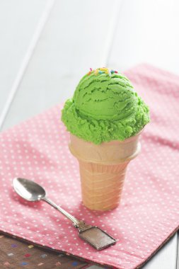 Süslemeleri ile dondurma