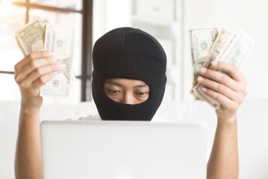 Asya hacker adam