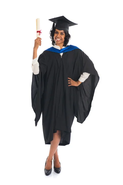 Mulher graduada com seu diploma — Fotografia de Stock