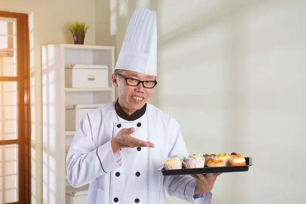 Asiático senior chef — Foto de Stock