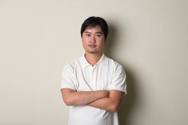 Asiatisk mann i avslappet form – stockfoto