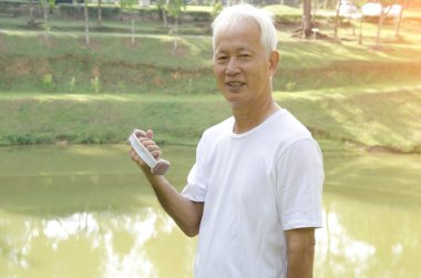 dumbbell ile Asya kıdemli