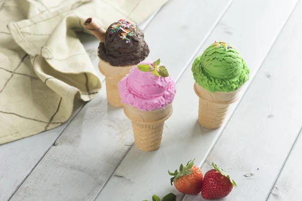 다양 한 아이스크림 콘 — 스톡 사진
