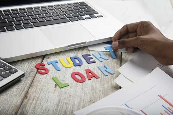 Lettere di legno come studente Prestito parola — Foto Stock