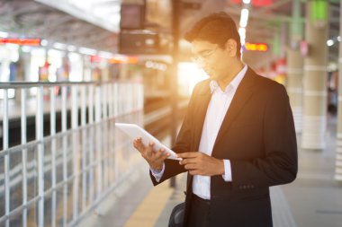 Hint iş adamı tablet kullanma