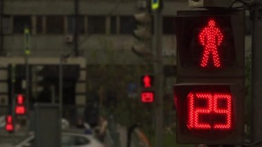 Trafik ışıkları sokakta