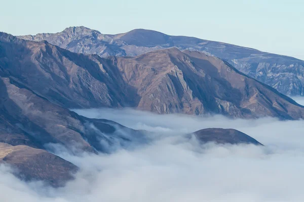 Bergen in de cloud — Stockfoto