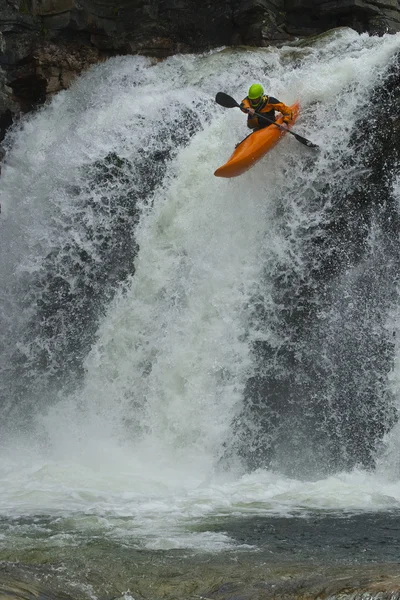 Jump from the waterfall — Stock Photo, Image