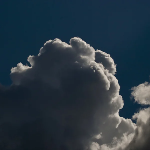 Himmel und Wolken — Stockfoto