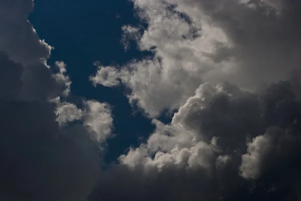 Céu e nuvens — Fotografia de Stock