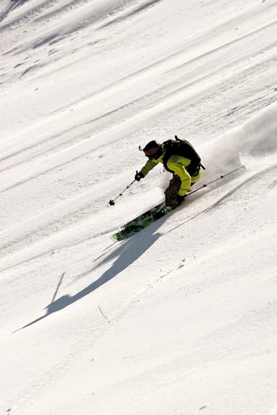 Freerider skiën in de Kaukasus Stockfoto