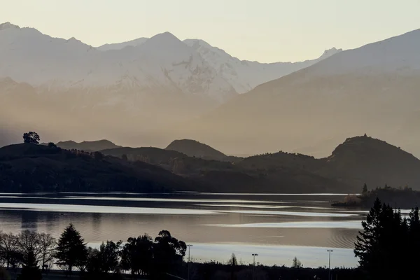 Sunset in the mountains. New Zealand — Stock Photo, Image