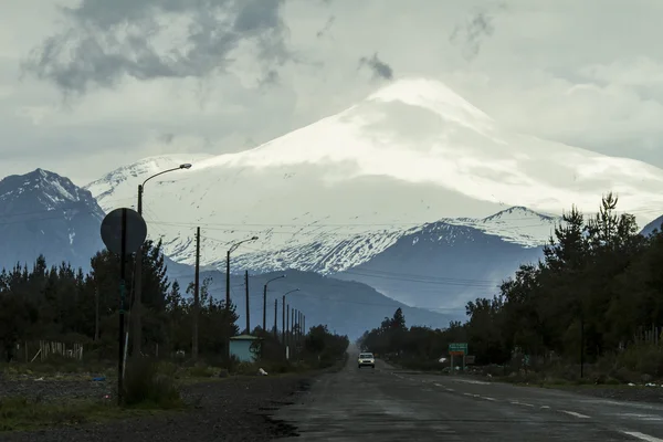 El camino en las montañas — Foto de Stock