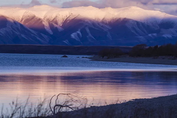 Sunset in the mountains. New Zealand — Stock Photo, Image