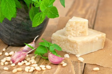 fesleğen ve parmesan